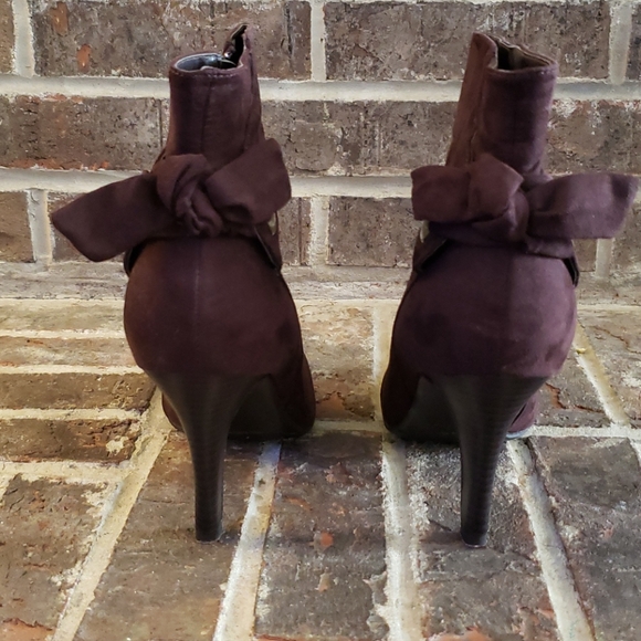 New Direction Bootie - Picture 3 of 4